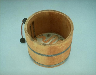 Первый бытовой прибор для приготовления риса, разработанный Масару Ибукой