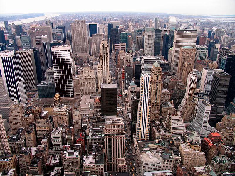Небоскребы в Манхеттене, Нью-Йорк — один из символов ТНК