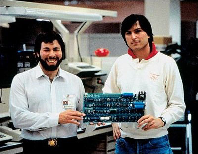 Стивен Возняк и Стивен Джобс — основатели Apple